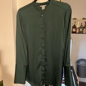 H&M / Medium/ Green blouse